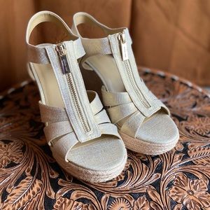 MICHAEL Michael Kors | 9 | Pale Gold Wedge